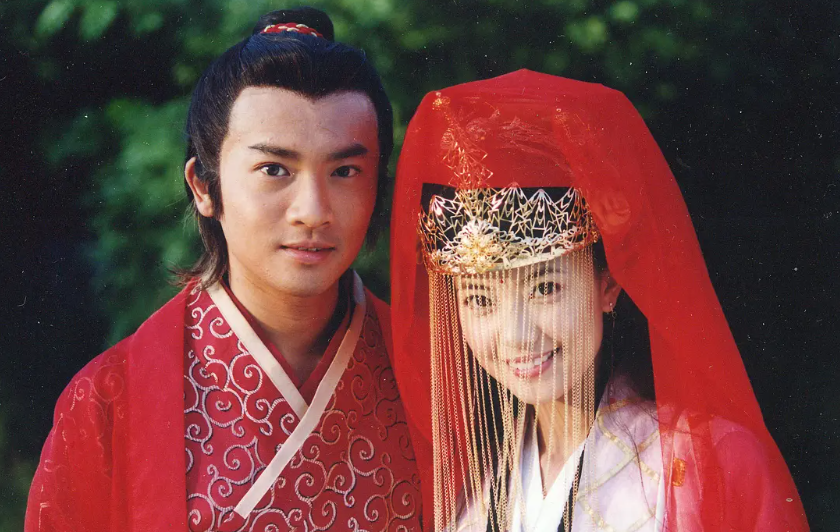 都演“周芷若”，把周海媚，高圆圆和佘诗曼放一起看，差别出来了