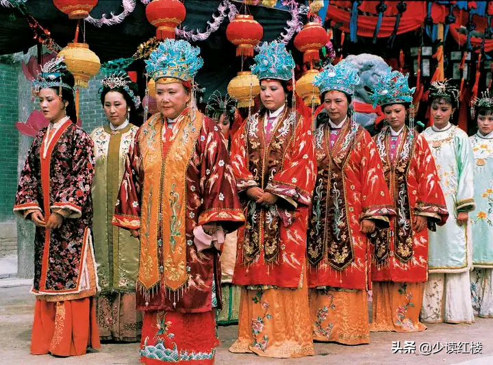 红楼梦：贾府的两个元宵节里，藏着元春死亡的秘密