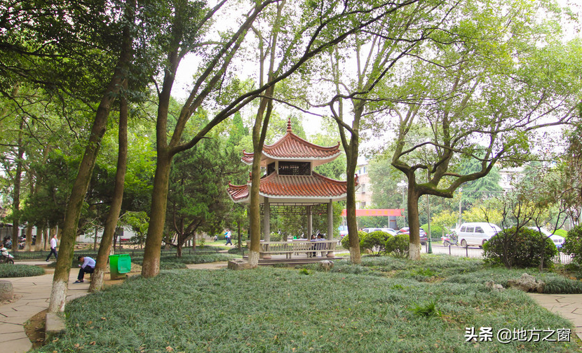 安徽一百年中学，门前有一副上联，至今无人对出下联