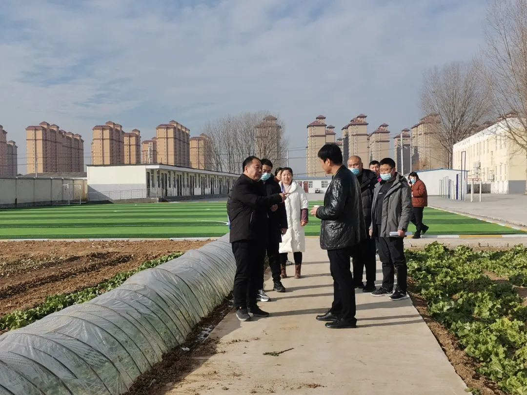 安阳市文峰区委政法委督导东风小学“三零”平安创建工作