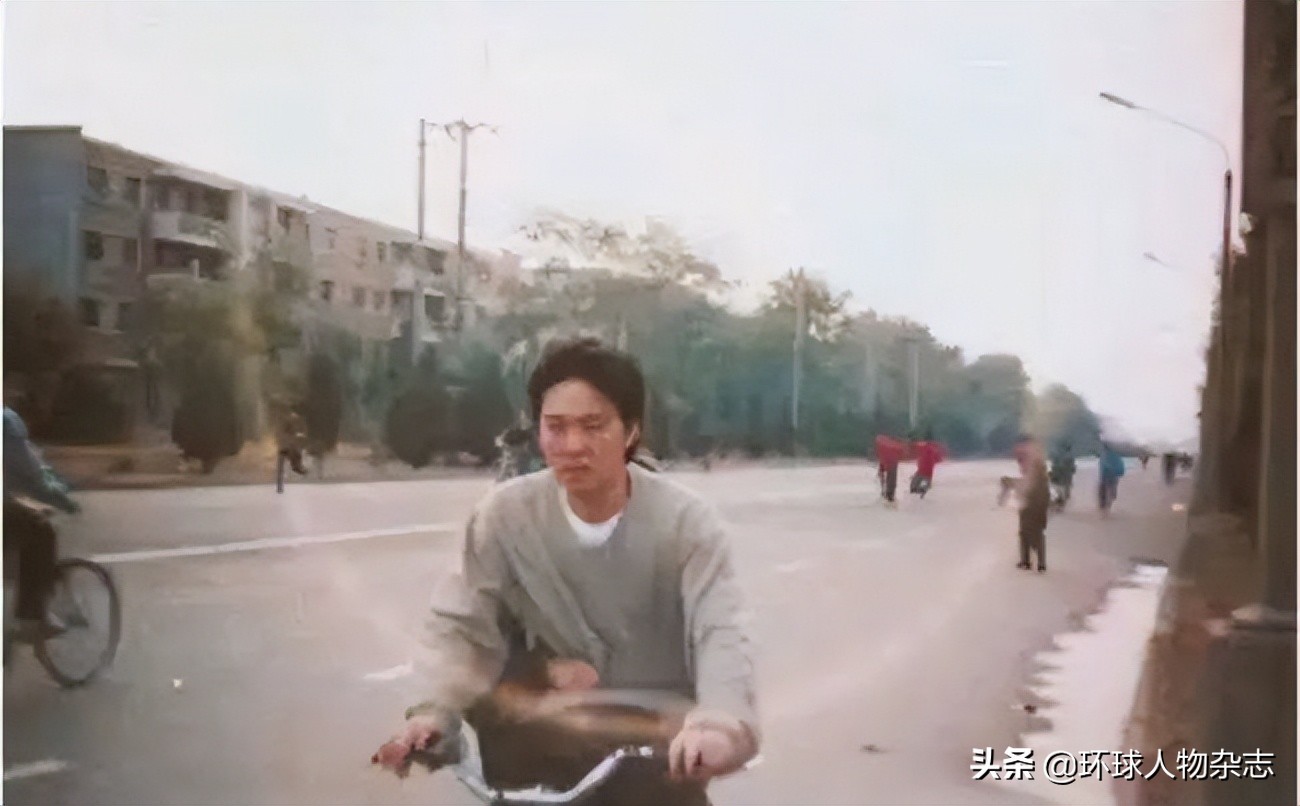 唱红《一生所爱》里的“苦海爱恨”，他的爱情却超甜