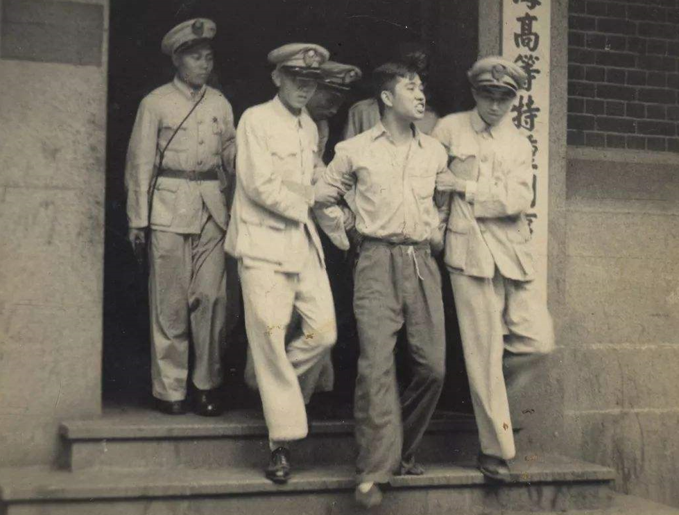 1948年一位年轻人被判死刑，没有丝毫畏惧反而面带微笑，是为何？