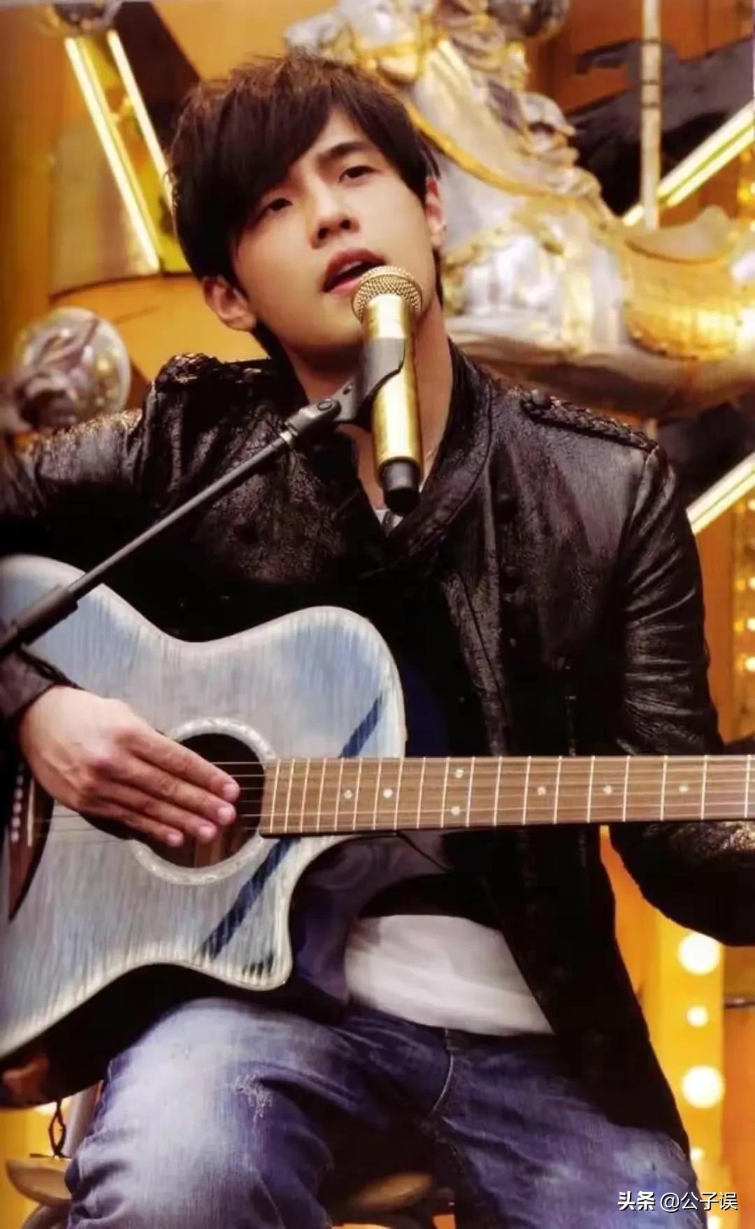 侯佩岑情史，情别连胜文，情散周杰伦，情定黄柏俊，一个妈两个爹