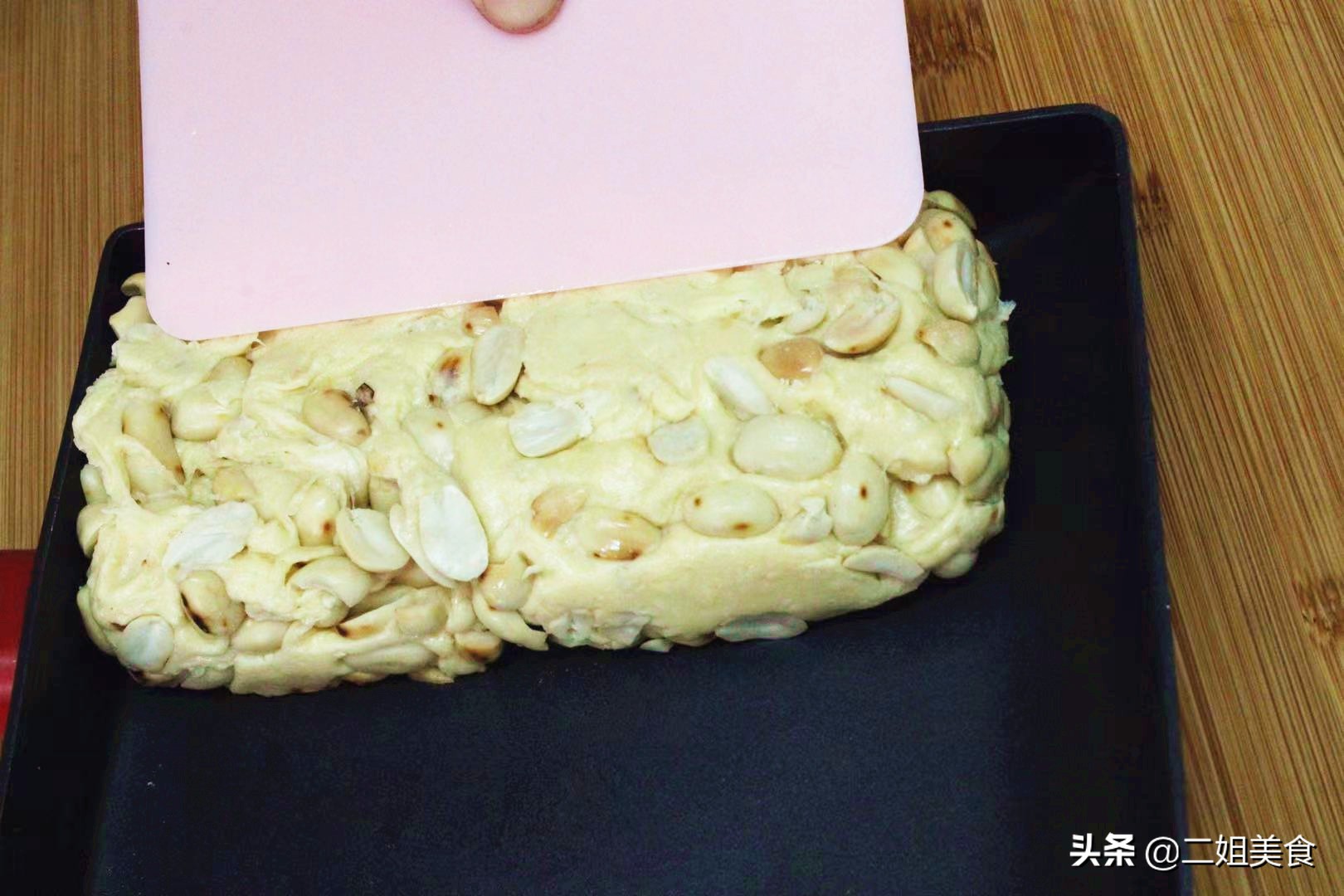 一袋棉花糖，一把花生，教您自制牛轧糖，零添加，做法简单还好吃