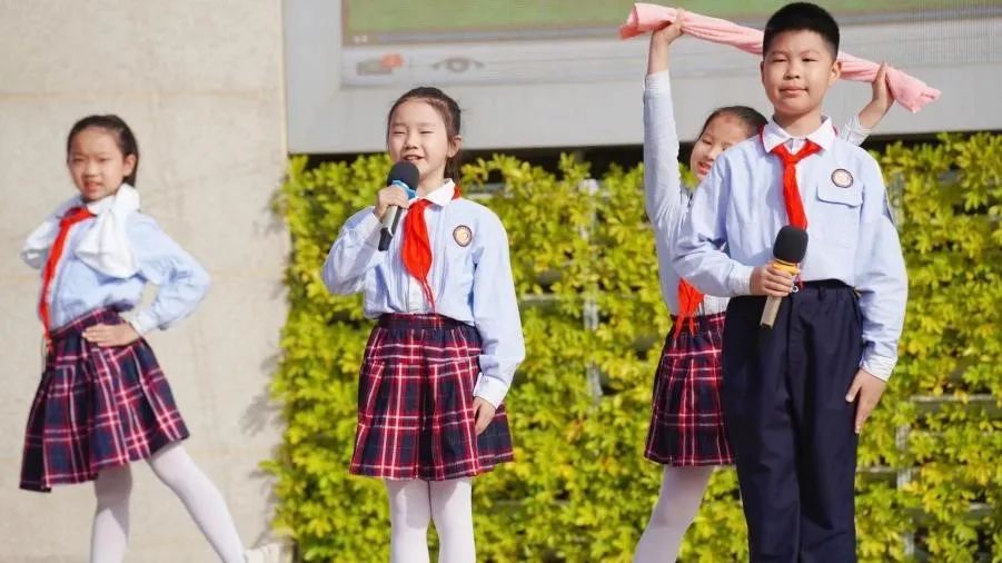 成都高新区中和小学开展“五一致敬最美劳动者”主题活动