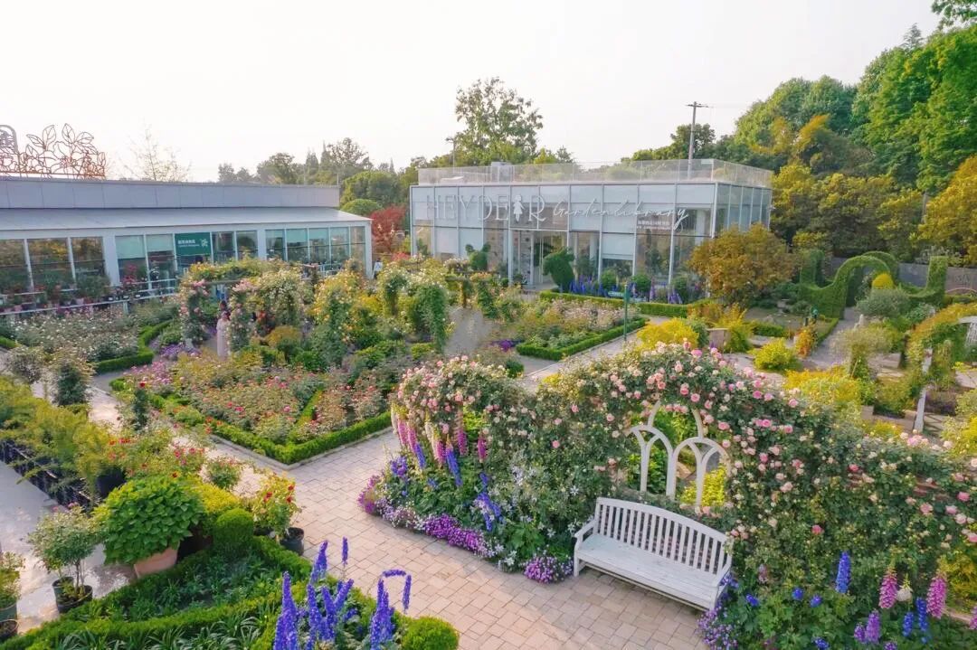 海蒂和噜噜的花园(暂时闭园)成都市龙泉驿区车城大道四段辅路这是一座