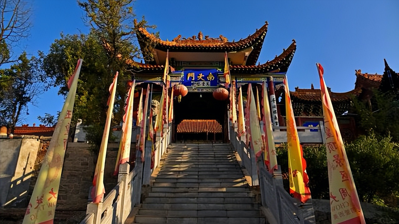 泰山高多少米(泰山中天门海拔多少米) - 青木春