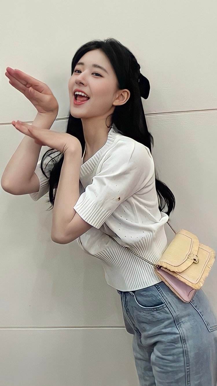 《星汉灿烂》发布会现场，吴磊搞笑模仿退退退，这次和赵思露CP？