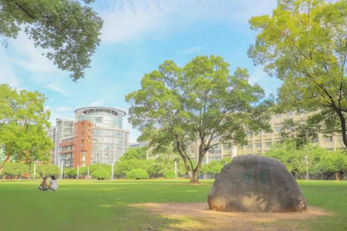 上课学化妆？湖北高校这堂“宝藏课程”火了，结课作业竟是做口红！