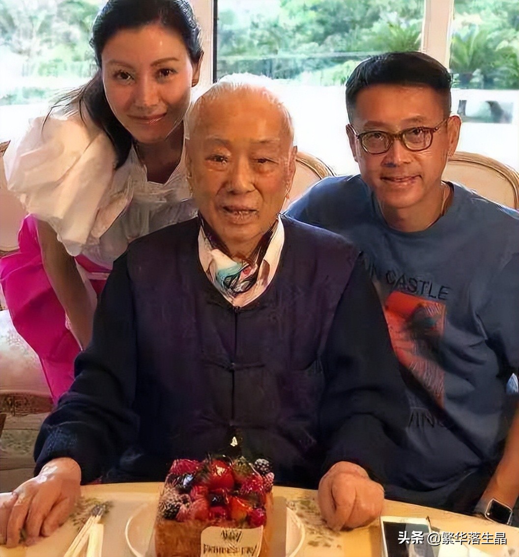 许晋亨没有继承420亿家产，这是一种遗憾，不过他还是很聪明的