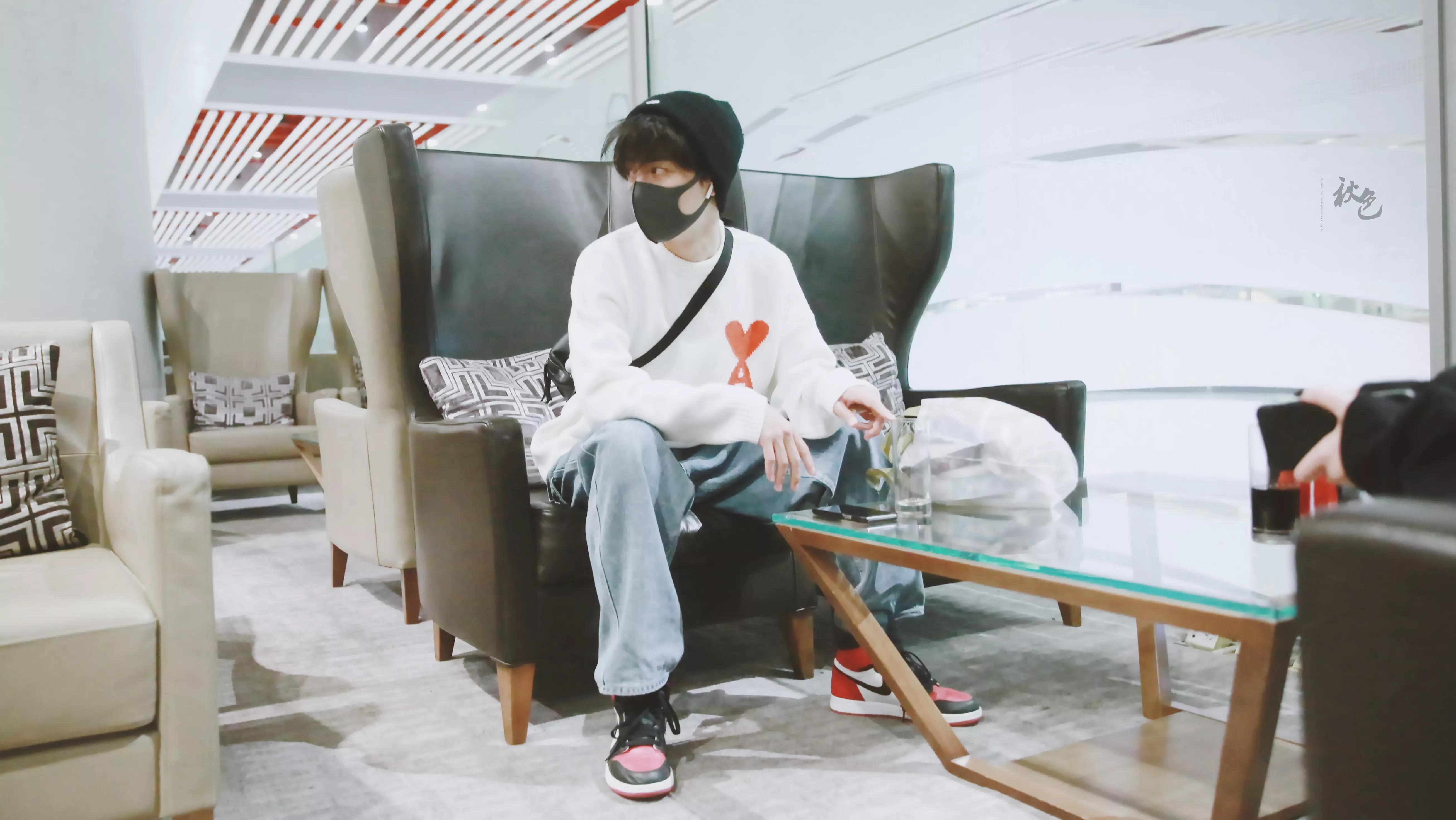 考古肖战:2018年9月—12月机场时间线汇总,今天请叫我收图狂魔