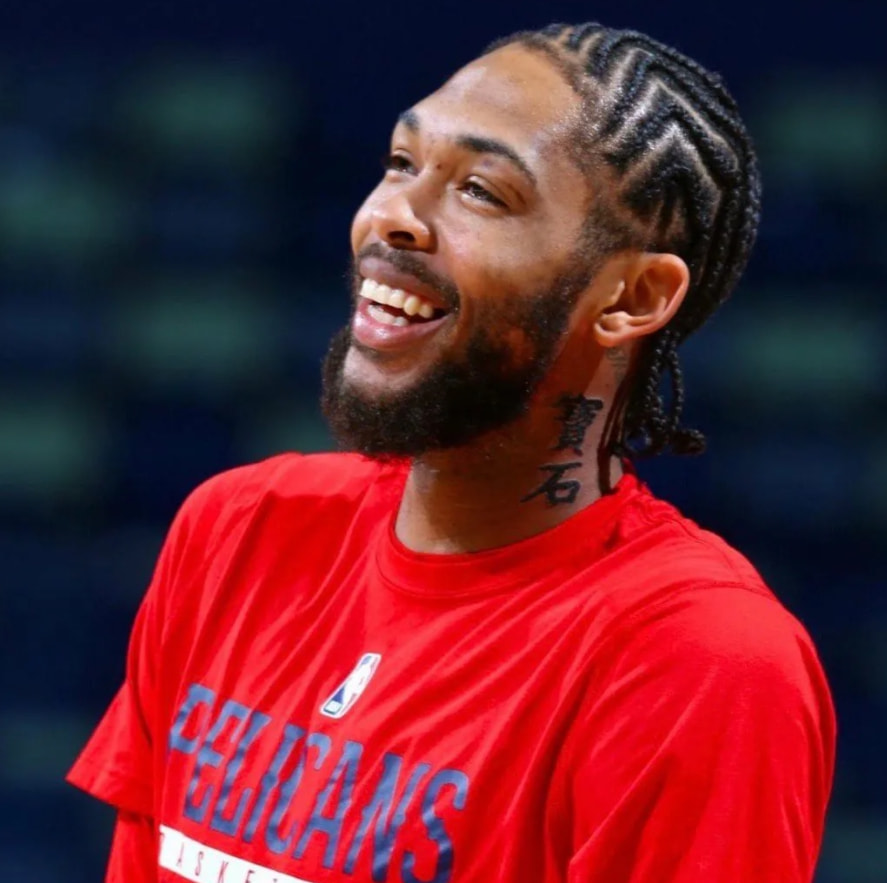 作为2016年的榜眼秀,英格拉姆在从湖人转会鹈鹕之后完成了逆袭,而之前