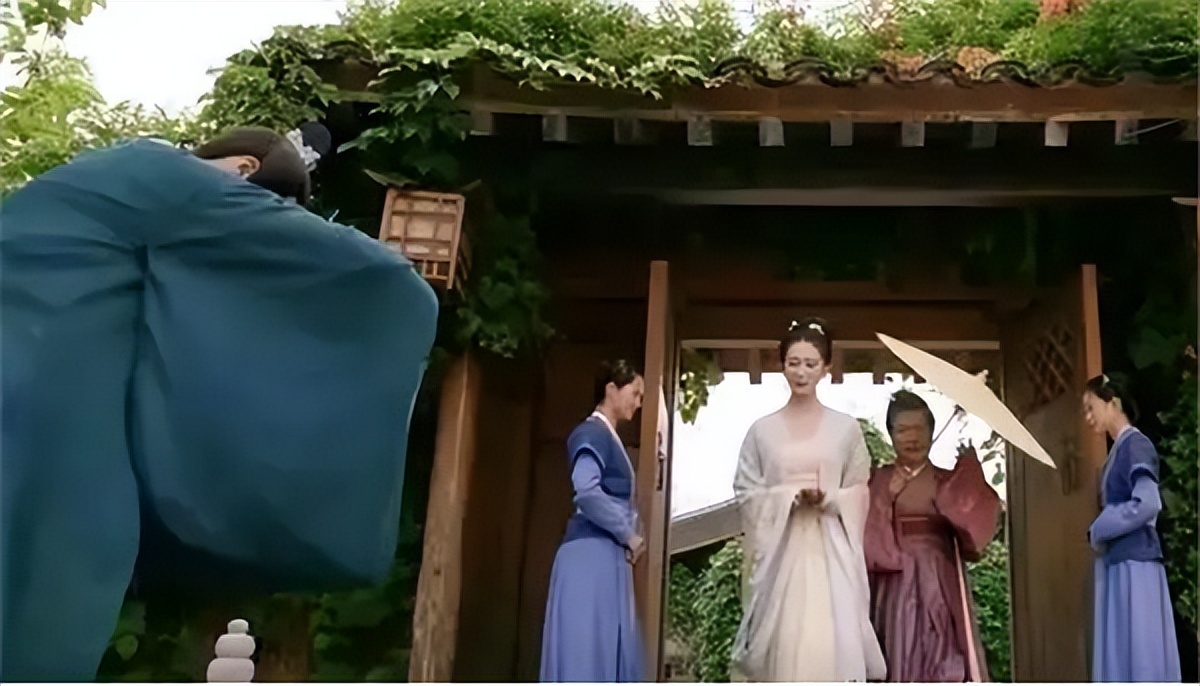 《梦华录》中宋人做生意风气盛行，女子抛头露面，他们那么自由吗