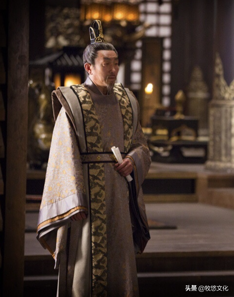 饰演者杜源,饰演的裴寂为唐初宰相,曾任左仆射,司空等要职.