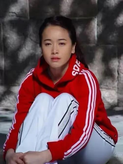 左小青，年轻时真漂亮