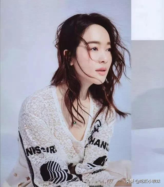 左小青，知性内敛，优雅迷人