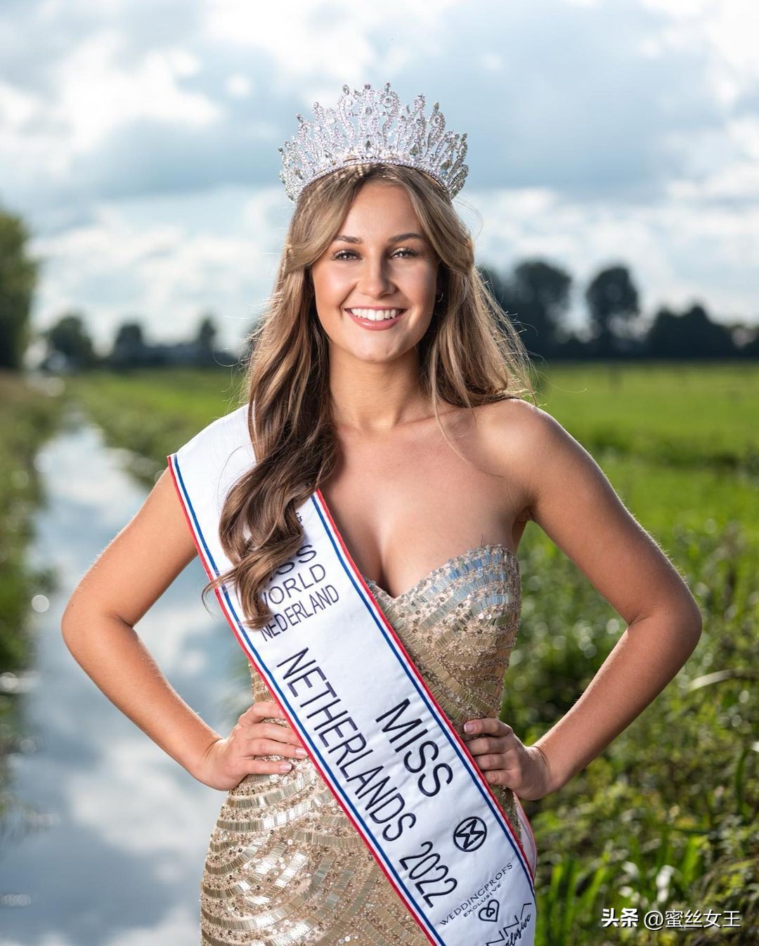 世界小姐立届亚军(17岁！​2022年荷兰世界小姐冠军、亚军全部17岁)