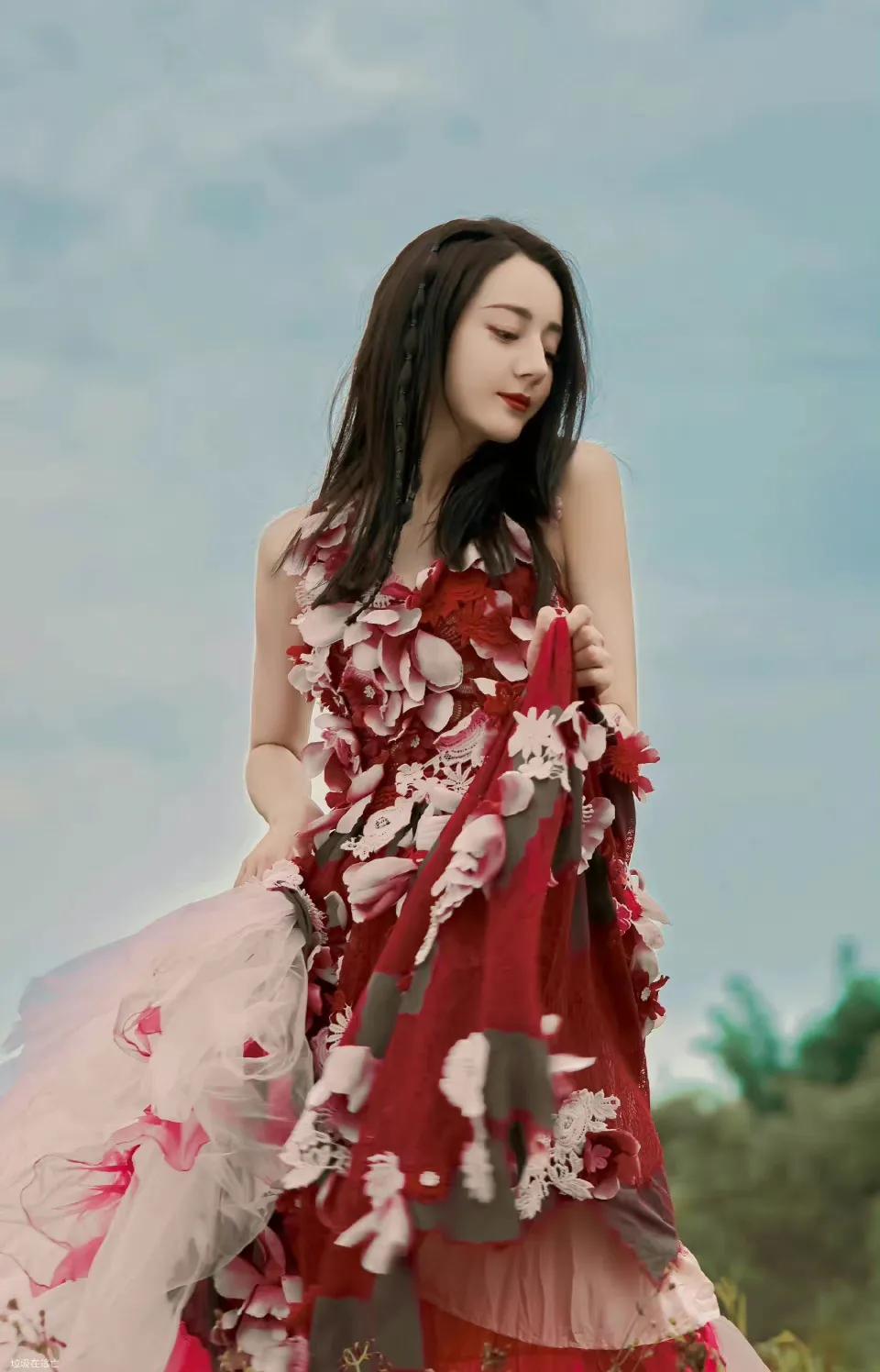 肖战 热巴 千玺 杨幂 龚俊 赵丽颖 杨紫 王一博 任嘉伦 鹿晗 成毅 檀健次 陈晓