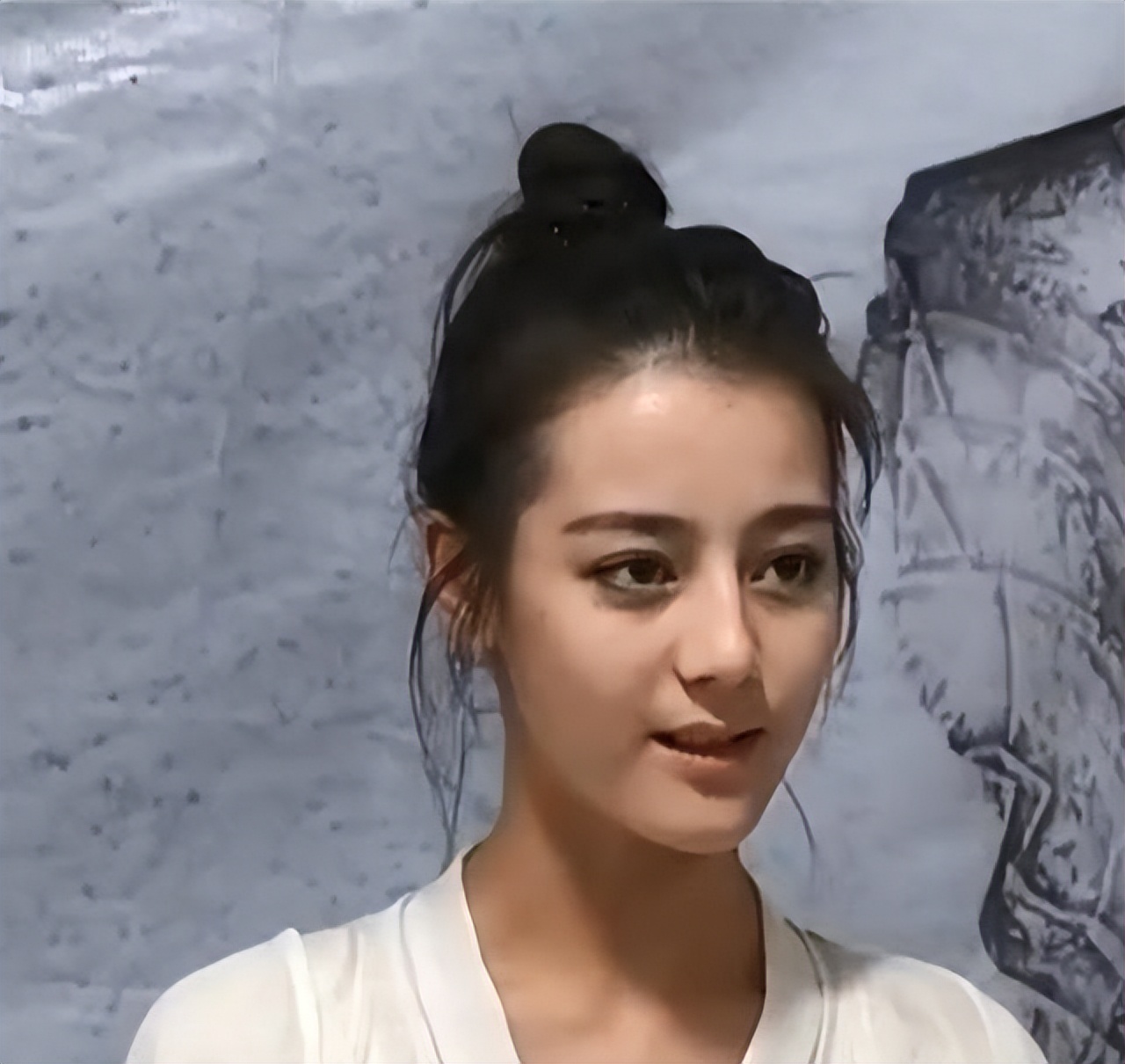 “天山”出大美人，10位新疆女明星，个个盘正条顺，美得各有千秋