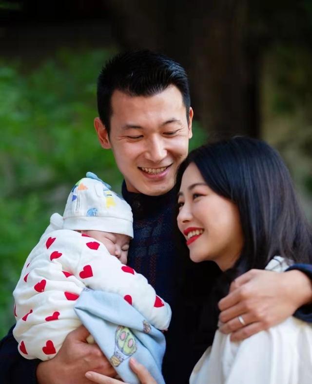 2021年娱乐圈8场唯美婚礼：俊男靓女羡煞旁人，两对新人奉女成婚