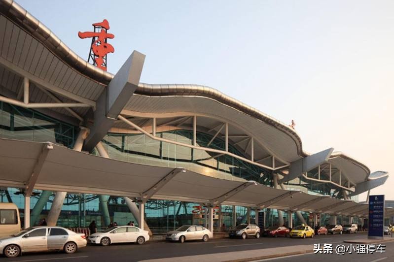 重庆江北机场停车收费标准2022，重庆江北机场停车费一天多少钱