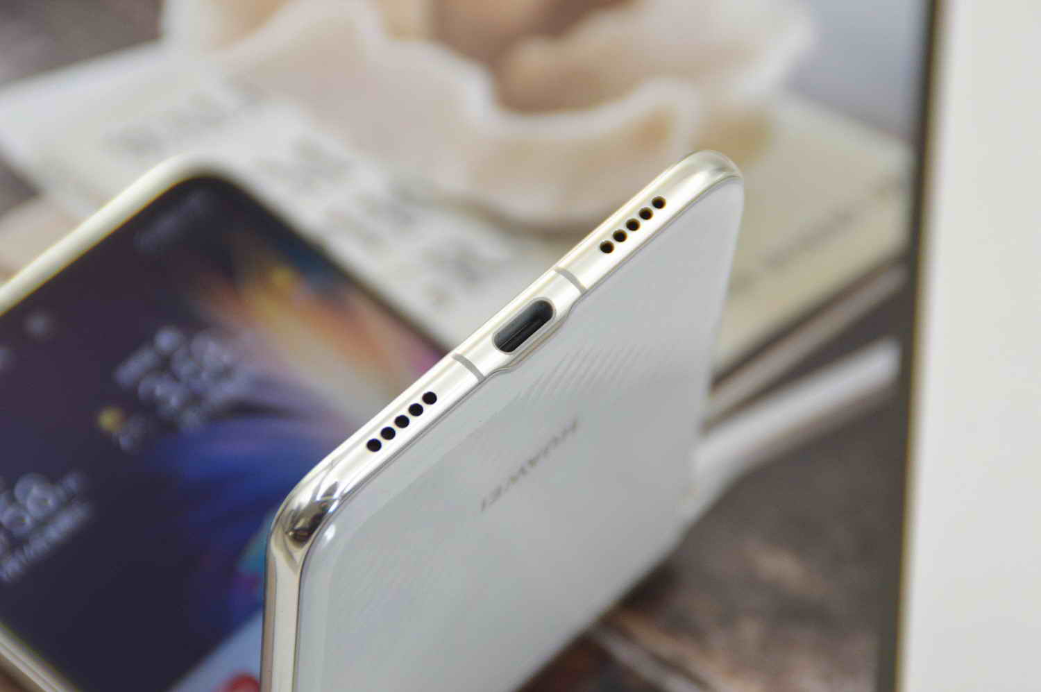 翻盖式折叠屏，手机界的掌中宝盒-华为P50 Pocket评测