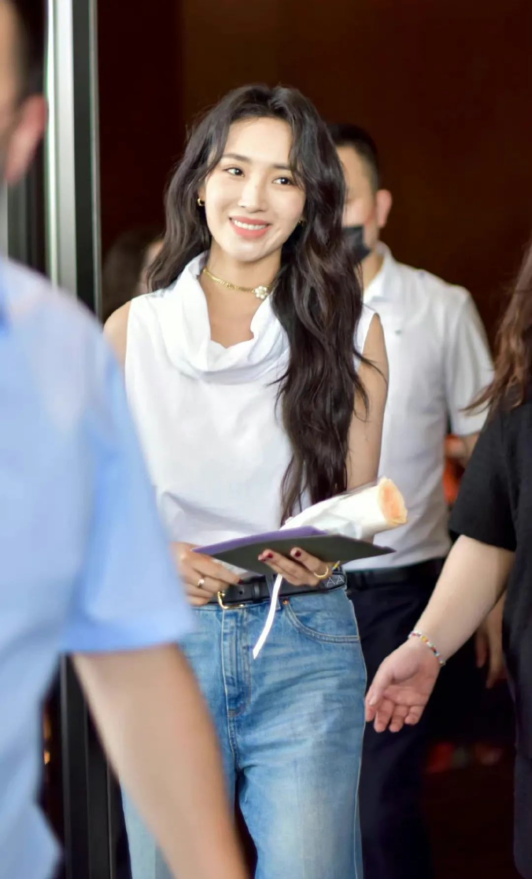 复古港式回潮，只差一头水波纹卷发