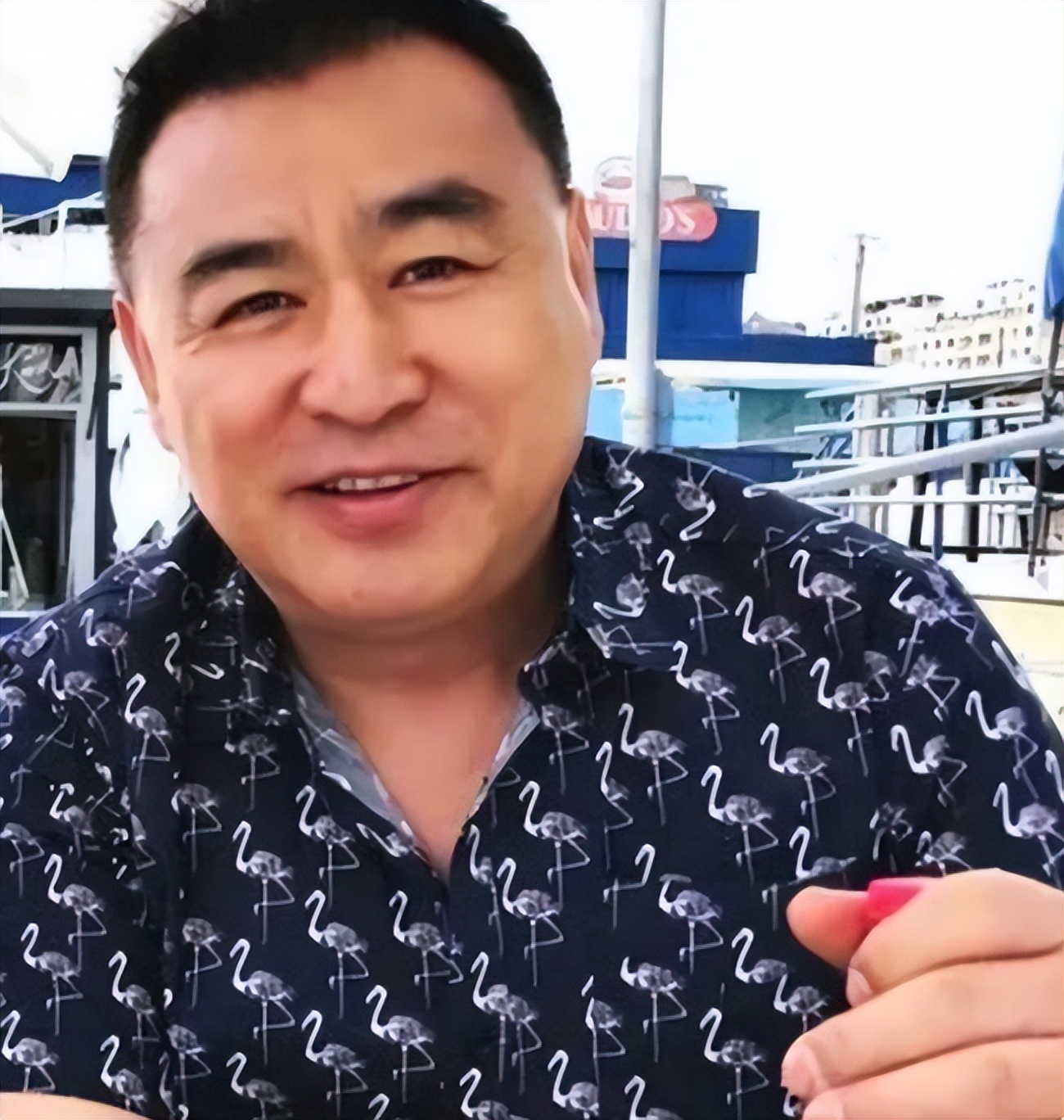 清华大学幼儿园园长之子，央视主持32年0失误，为何61岁依旧单身