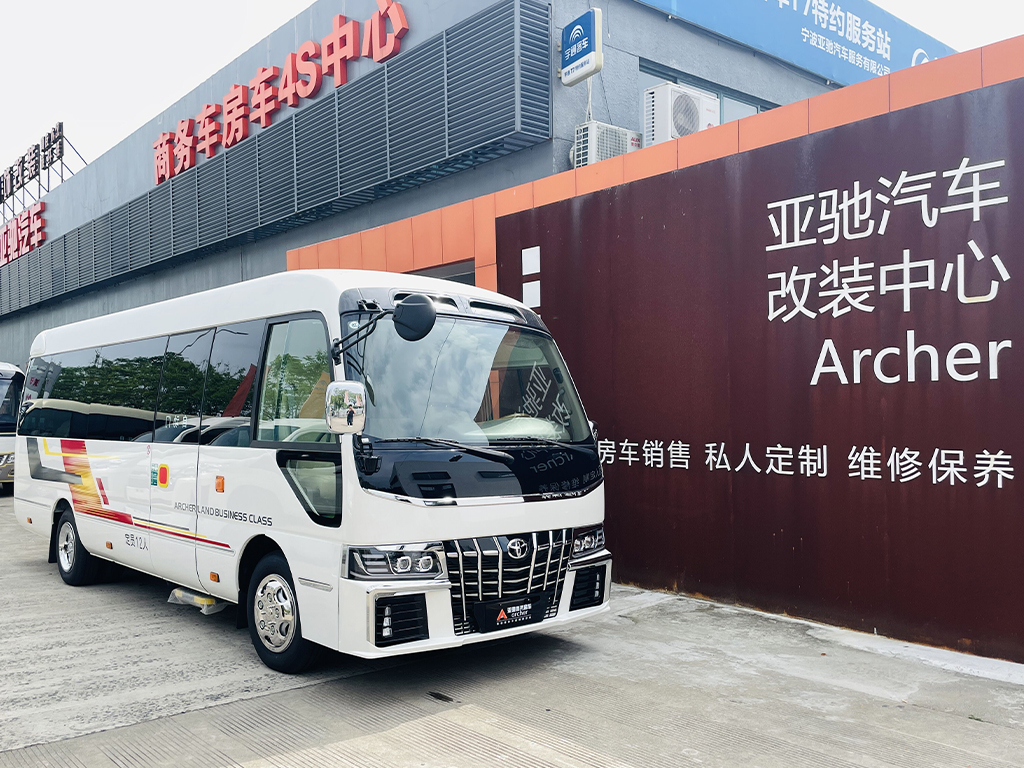 豐田考斯特明星一般存在的車型,內飾獨特尊貴,盡顯成功人士尊貴