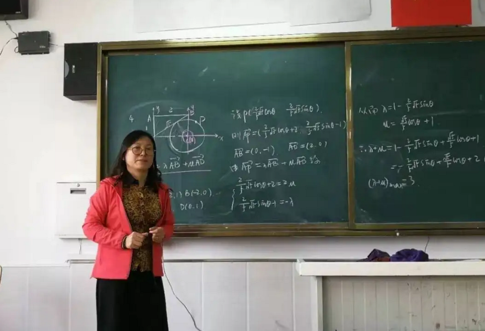 学生数学成绩若不好，就尽量避开这4个专业，否则就业或成难题