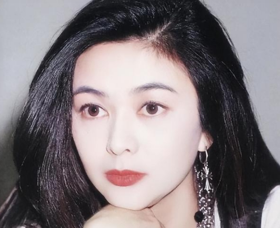 拥有“水杏大眼”的女星，我只服这9位，明眸皓齿，美得顾盼生辉