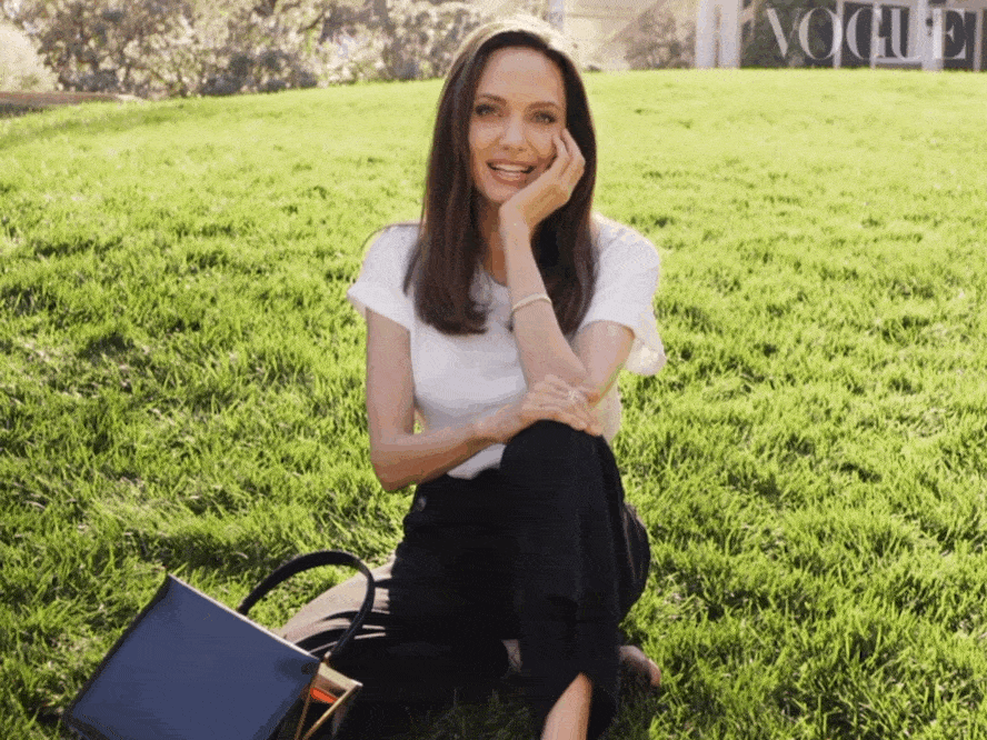 被“贴标签”也没改变她的想法，Adele这些年到底在坚持什么？