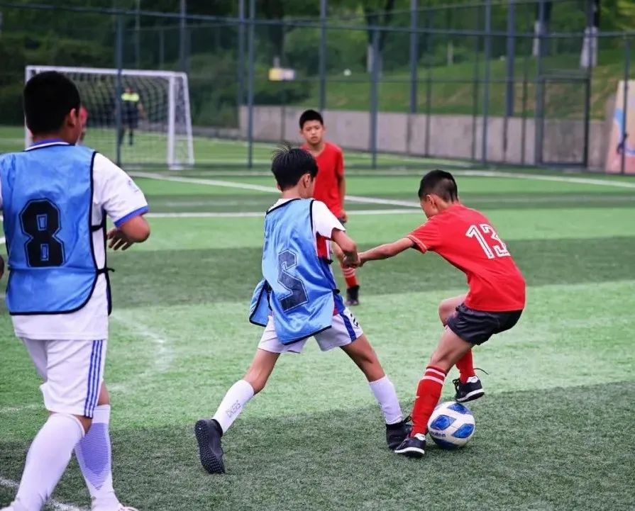 大林小学参加2022年第二届“天府杯”校园足球总决赛取得优异成绩