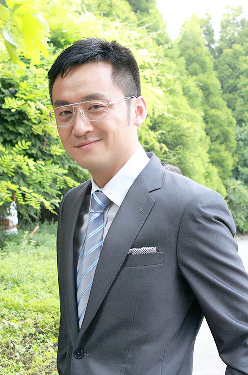 坎坷男星李坤霖：演配角走红，亲情和婚姻都有泪