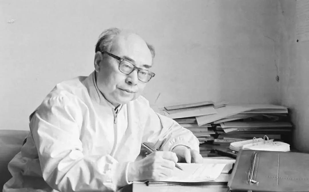 “学渣”逆袭正教授史：22岁攻克世界大难题，23岁升为985教授