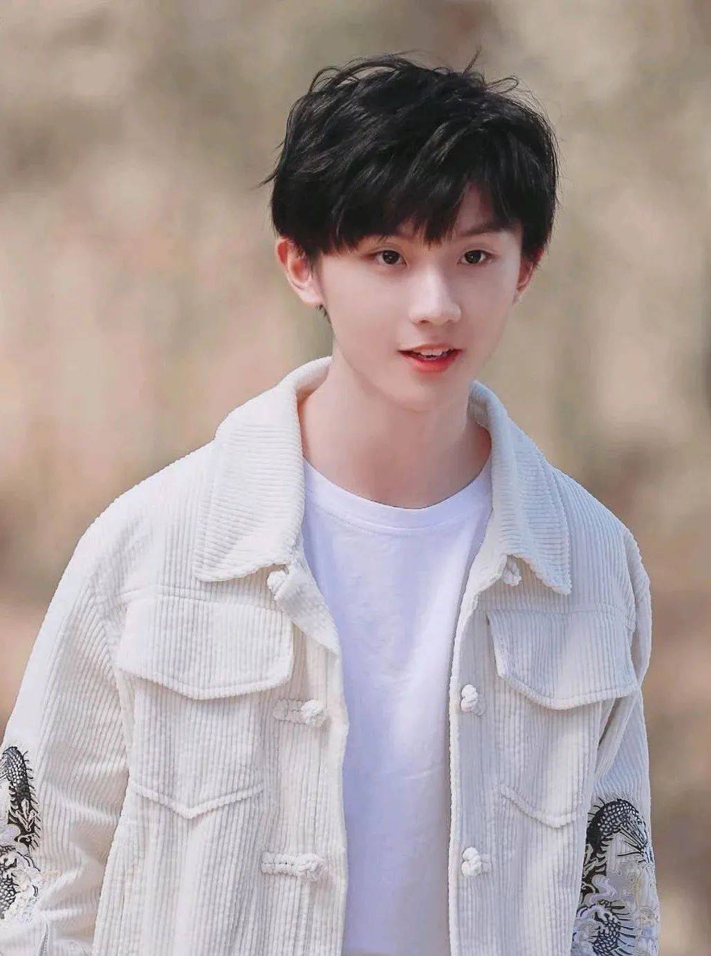 众星艺考成绩出炉！马嘉祺复读过复试，觉醒年代小演员夺中戏第一