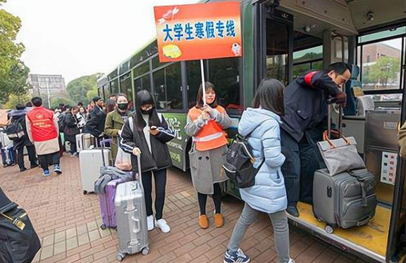 多省市高校迎来消息，放假安排又有调整，元旦后开始“线上教学”