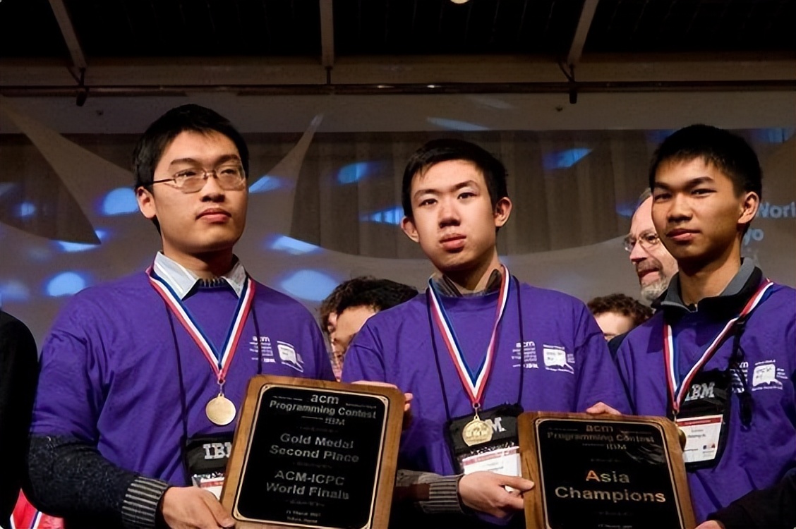 国内大学普遍被分为8档，学生考上第四档就算学霸，你在哪一档？