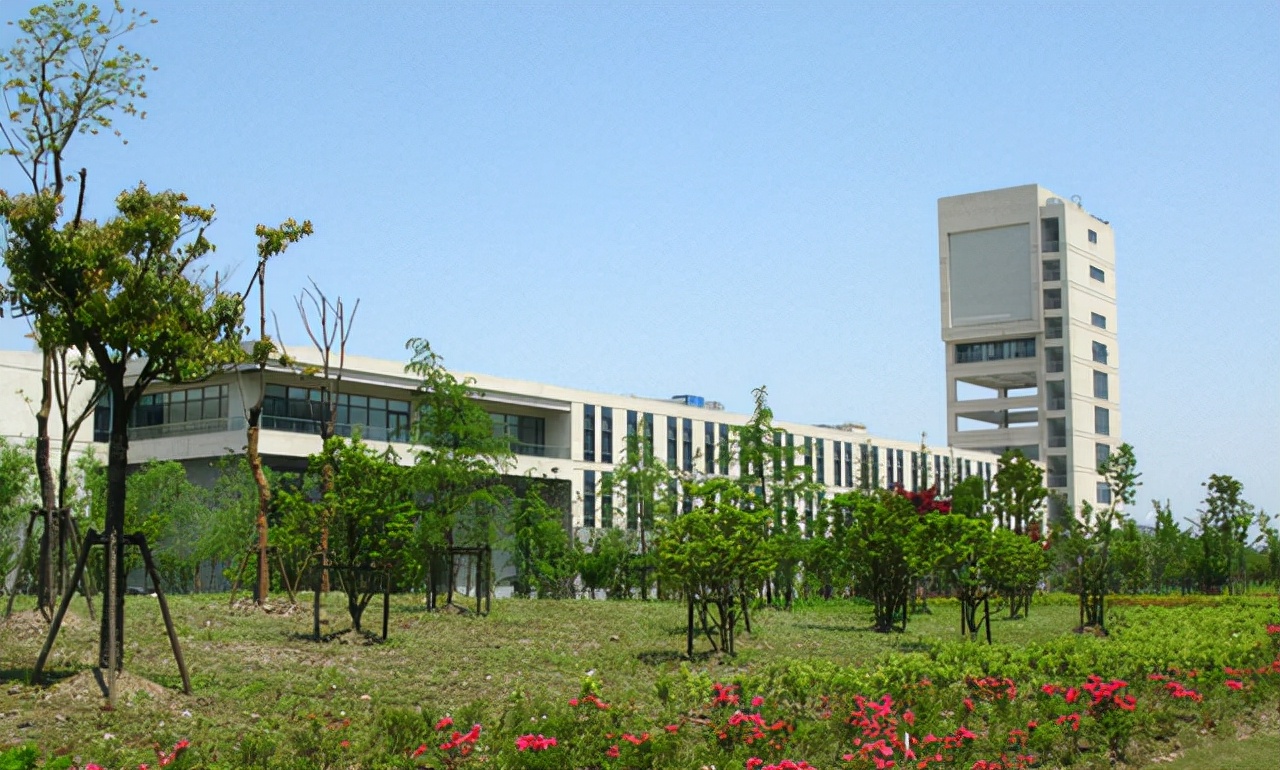 2022上海高校排名出炉，同济、上海科技进步迅速，上财无缘前5