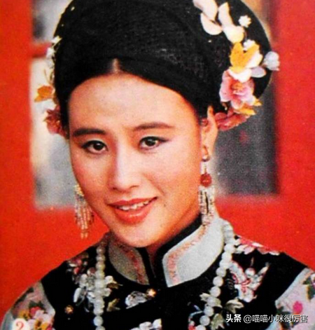 上海美女邬君梅：没孩子成丁克是遗憾，与继女亲密无间是模范继母