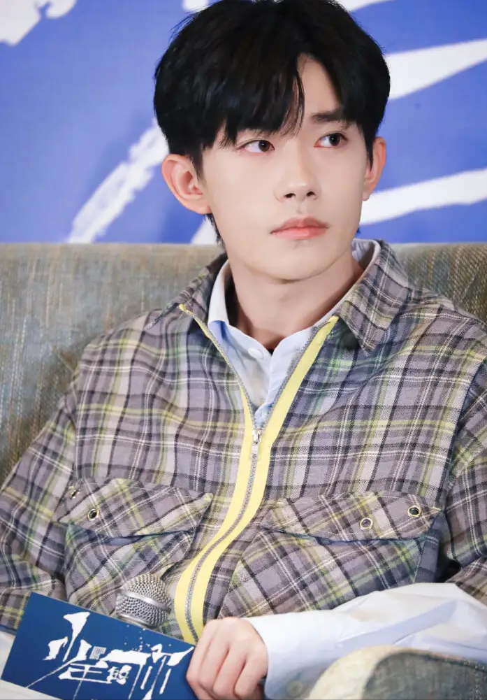 2022上半年男星人气榜前十，肖战上榜，王俊凯只能排第四