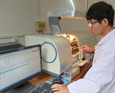 大学生放假申请留校，填写留校理由时，几乎没有学生敢说实话