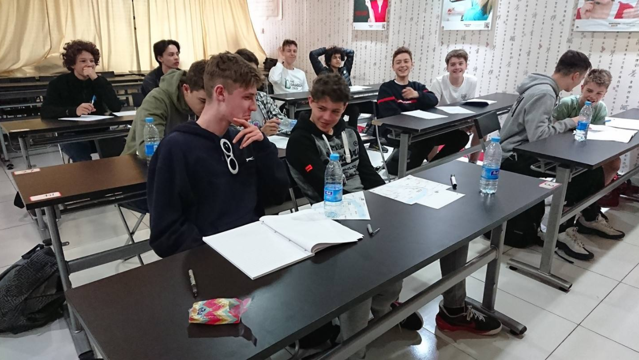 外语考试有多少画(外国学生中文试卷走红) - 青木春