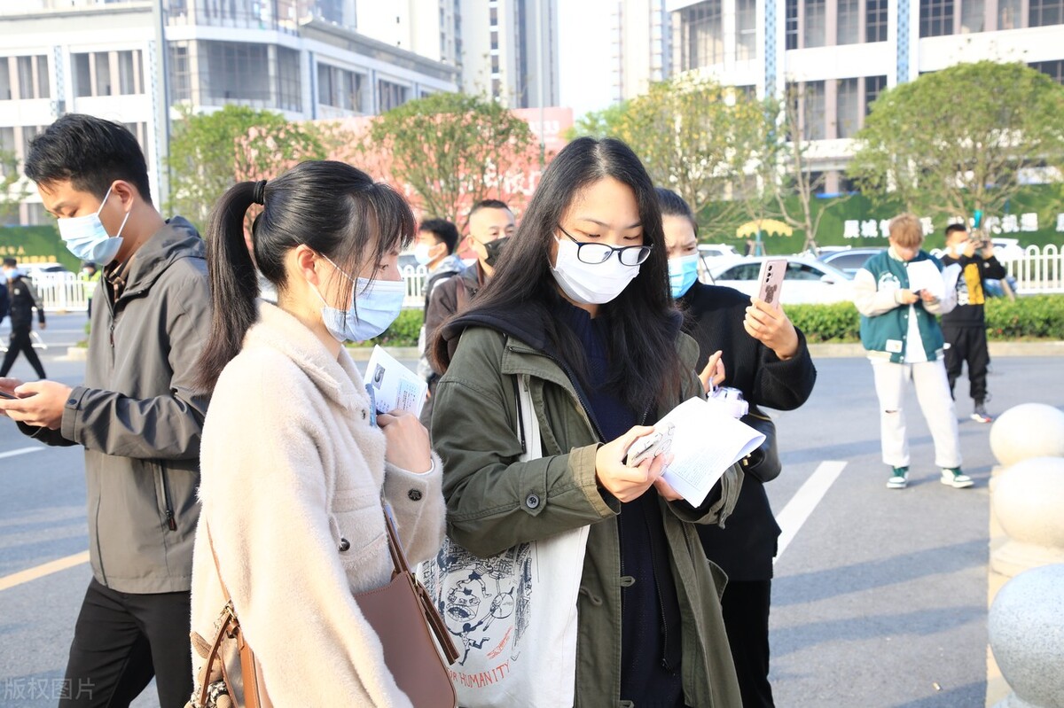 想拿成人高考毕业证，切勿触碰以下几条