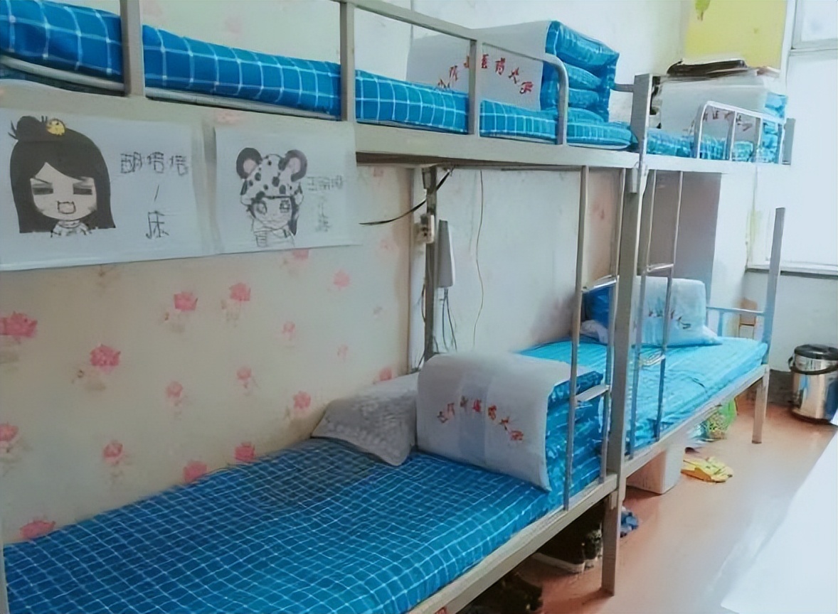 大学四年选宿舍床位有讲究，四人寝也要注意，真不是学生矫情