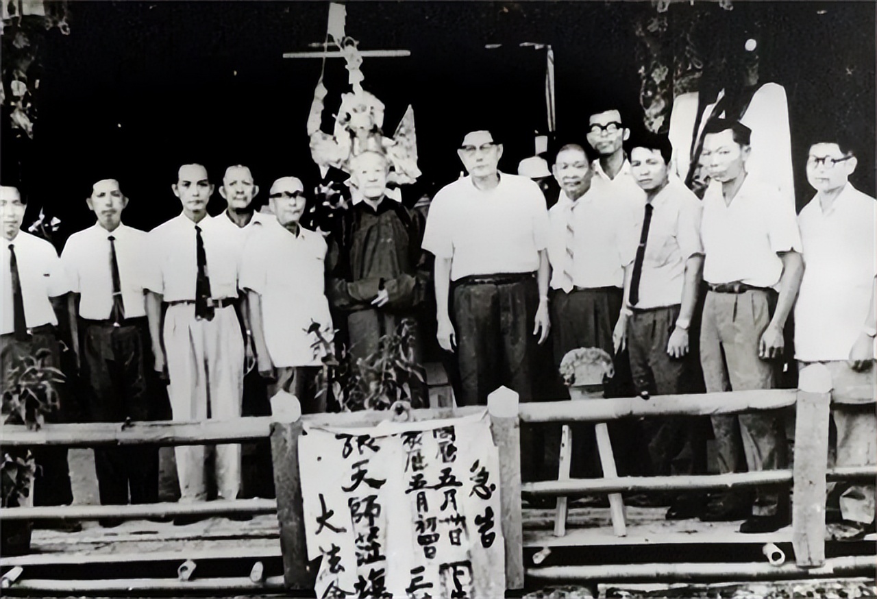 08年，陌生男子自称63代天师儿子，拿出信物证明宣称64代冒名顶替