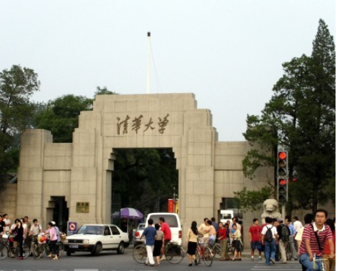 一组清华大学“校园照”火了，诠释了高贵的含义，值得大学生借鉴