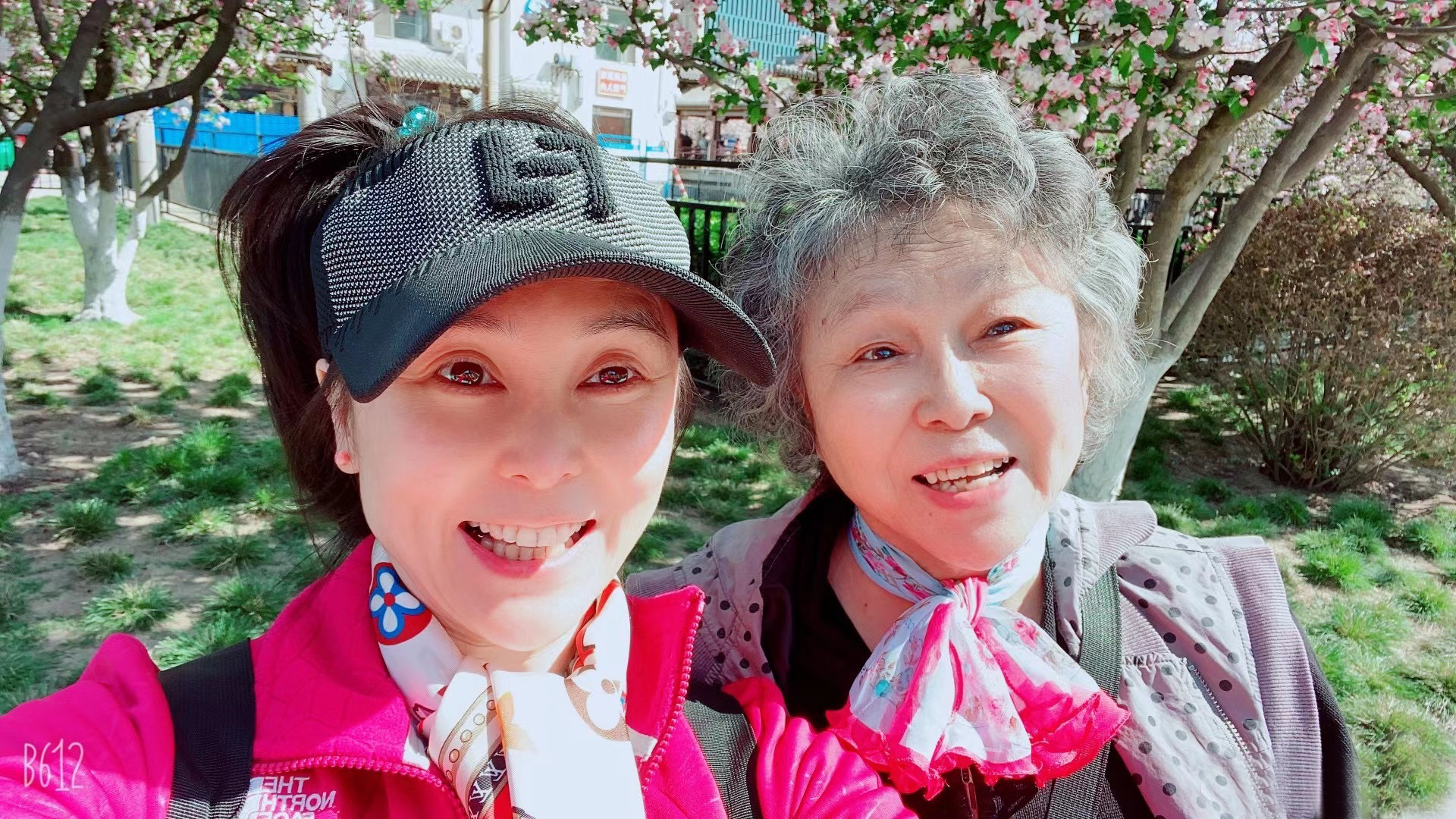 歌坛伉俪冯晓泉与曾格格：“421家庭”的幸福与烦恼