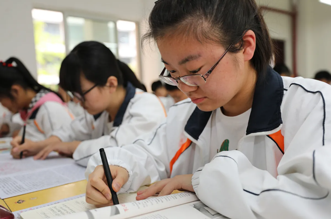 2022年高考即将到来，学生多少分能顺利考上本科？专家给出答案