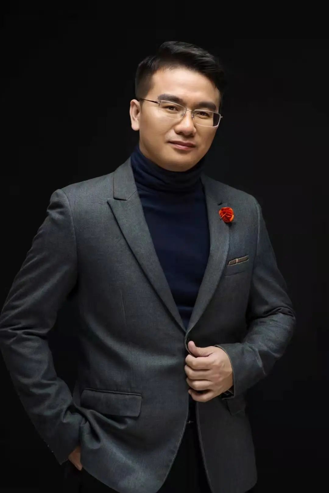作家阿菩：写一种愿意给长大后的孩子看的文字